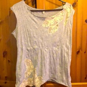 Anthropologie Bordeaux t shirt lace appliqué XL grey